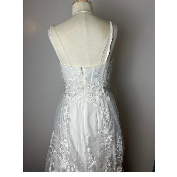 David's Bridal 3D Floral Wedding Dress Size 10 Soft White - Picture 6 of 13